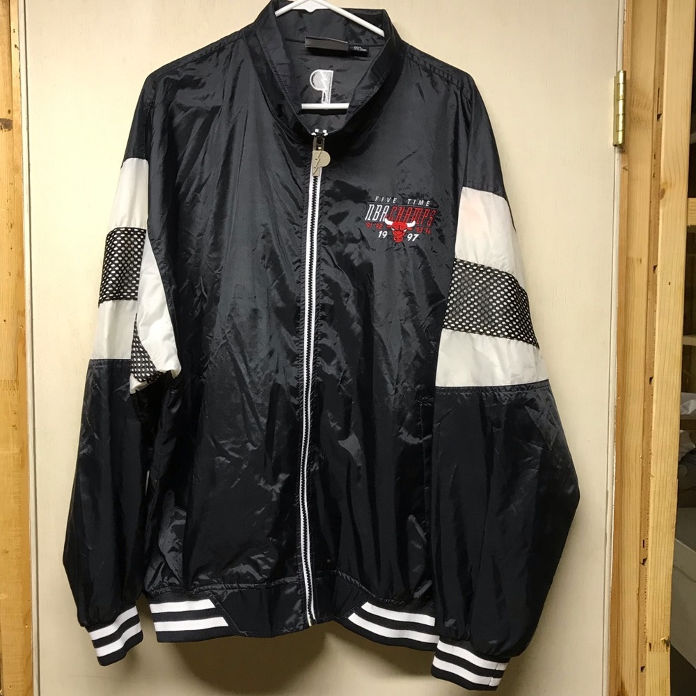 NEW VTG PRO PLAYER 97 CHI BULLS CHAMP WINDBREAKER